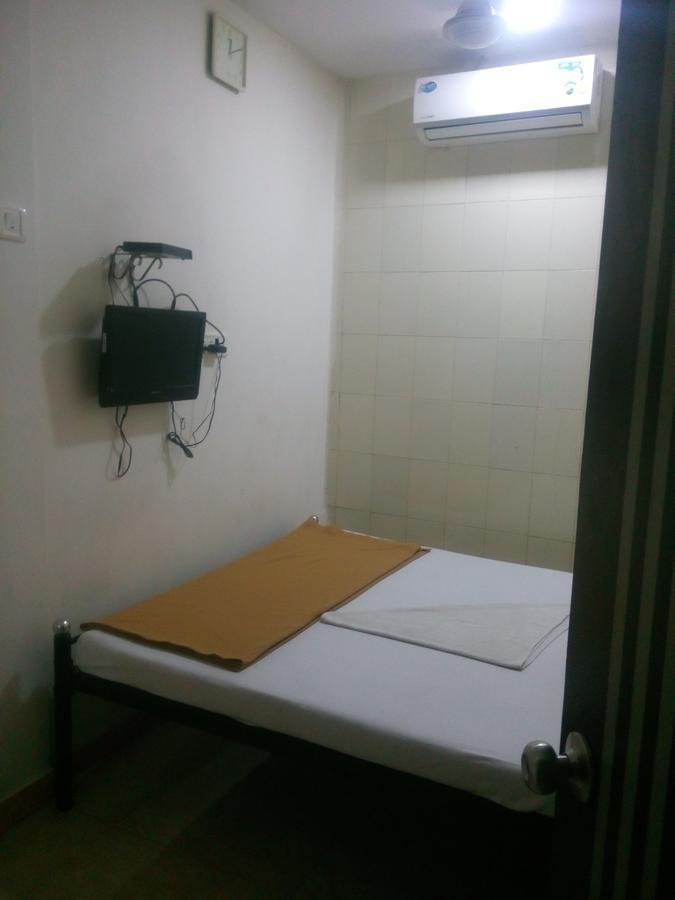 Hotel Saim Palace Mumbai Bagian luar foto